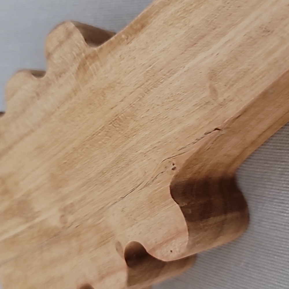 Dolly Parton Guitar-Shaped Acacia Wood Serving Tray - Picture 6 of 16